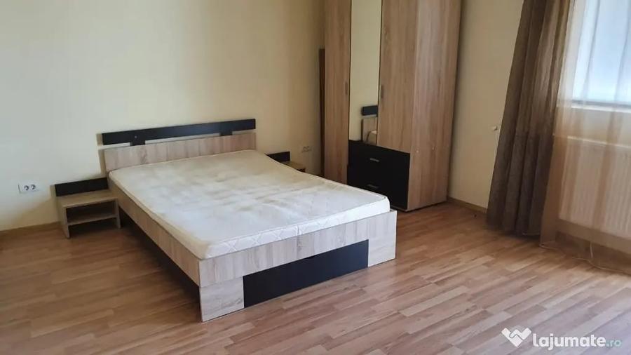 Garsonieră decomandată în Central