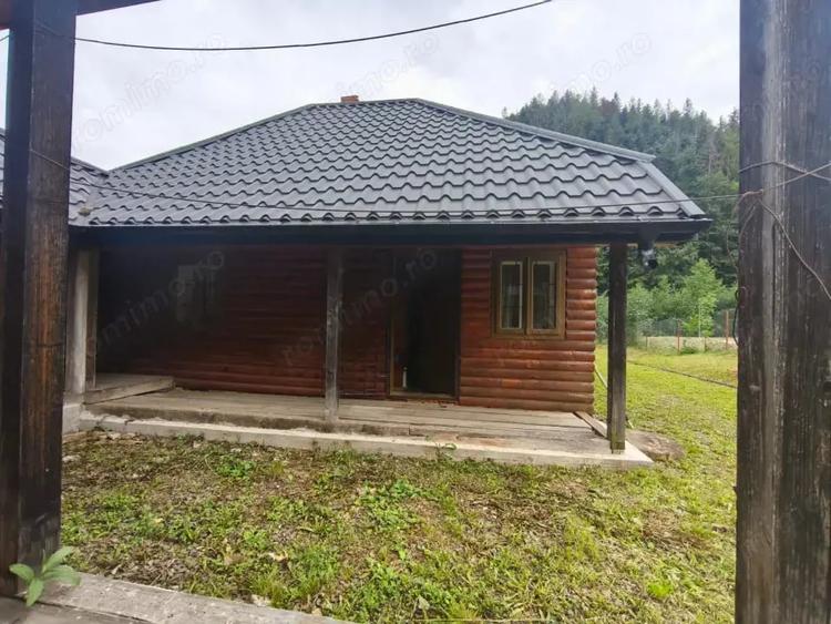 Casă cu 5 camere cu Teren 1250 Mp în Marginea