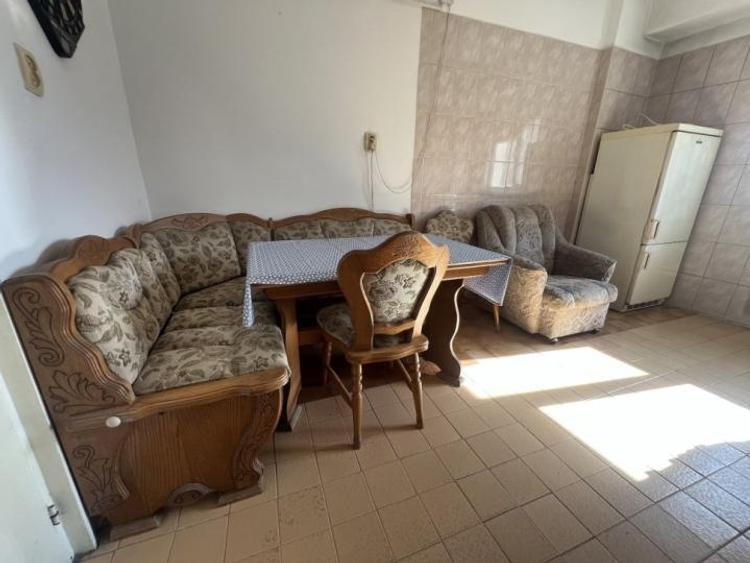Apartament - 2 camere - Decomandat - Tineretului - 9
