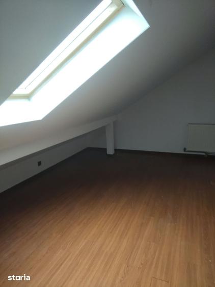 Casă cu 4 camere cu Teren 200 Mp în Șcheia