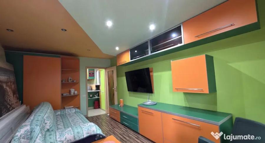 Apartament cu 4 camere decomandat în Complex Studențesc