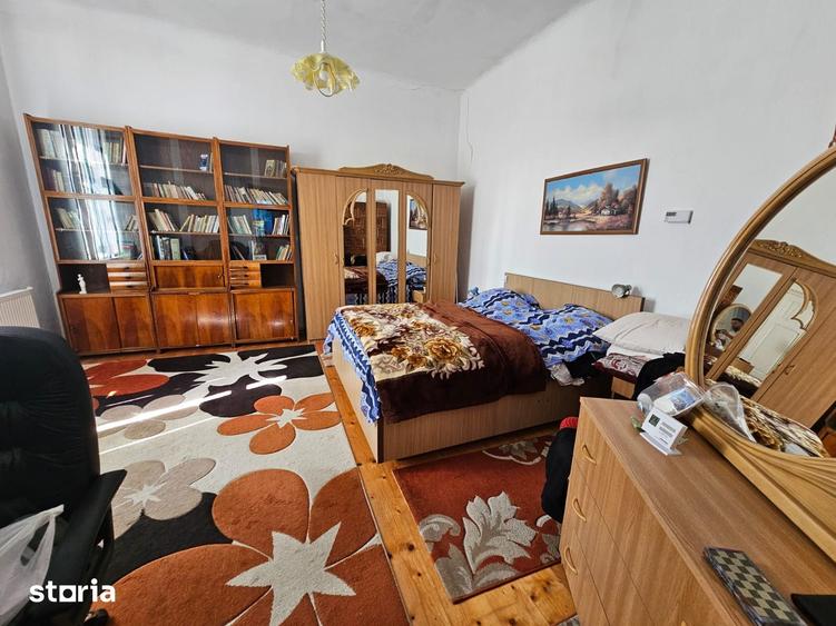 Casă cu 3 camere cu Teren 500 Mp în Central