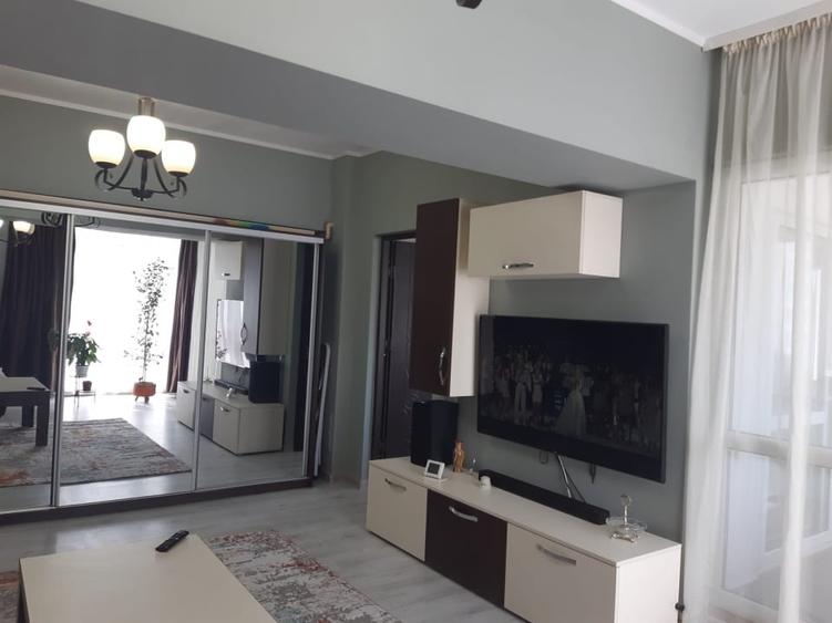 Apartament cu 2 camere semidecomandat, mobilat în Tomis Nord
