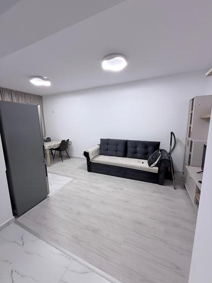 Apartament cu 2 camere semidecomandat în Militari