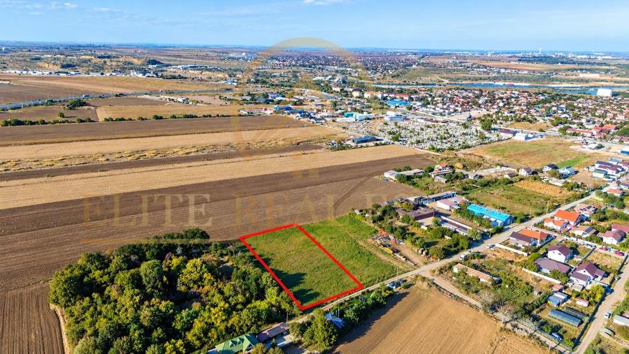 Teren agricol intravilan de 2066 mp, în Central