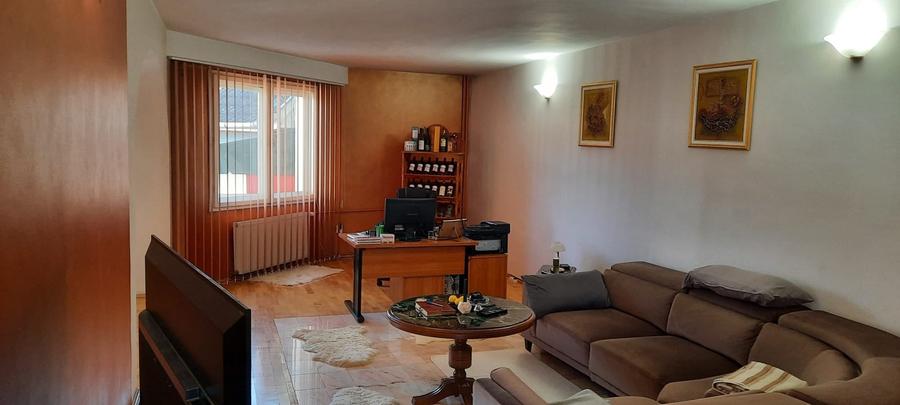 Casă individuală cu 5 camere cu Canalizare în Sântana de Mureș