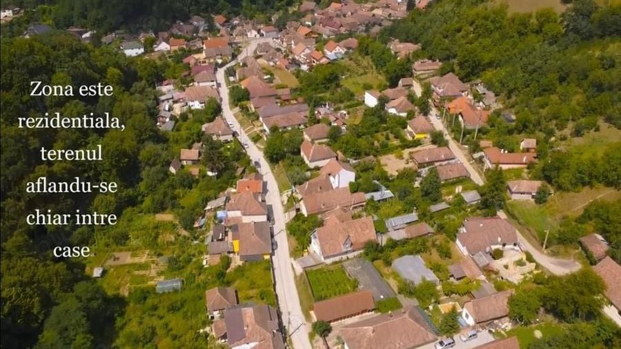 Teren de 2300 mp, în Sud