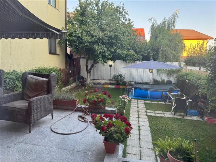 Duplex cu 4 camere cu Piscina în Titan