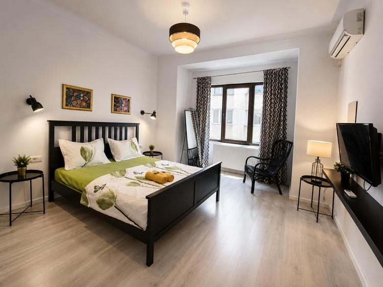 Apartament cu 3 camere semidecomandat, mobilat în Calea Victoriei
