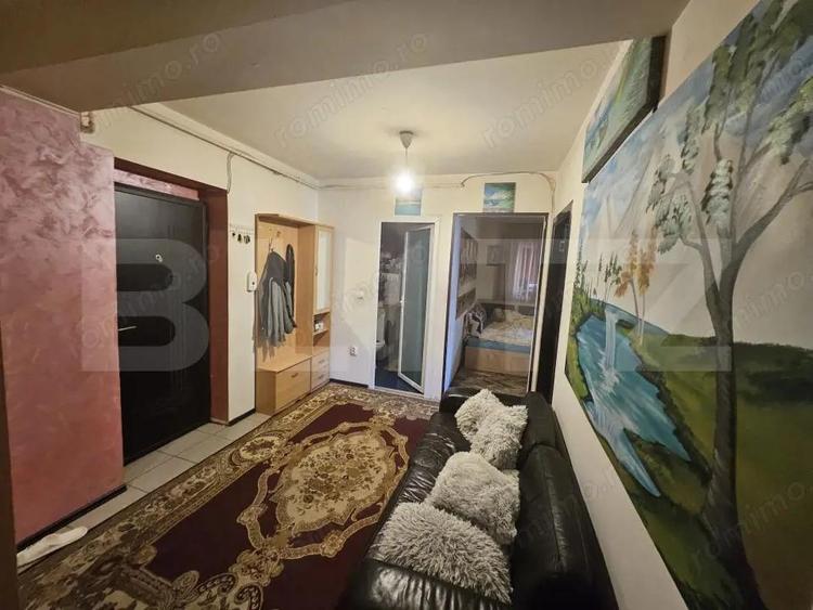 Apartament cu 4 camere semidecomandat, mobilat în Florești