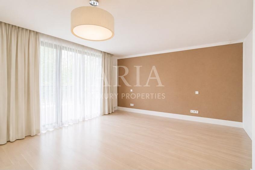 Casă individuală cu 10 camere cu Piscina în Pipera
