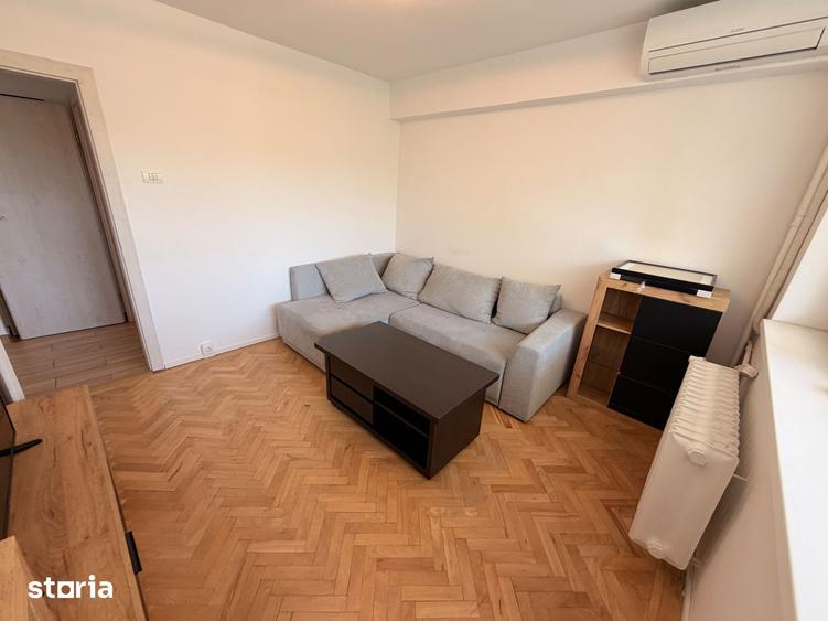 Apartament cu 2 camere decomandat în Titan