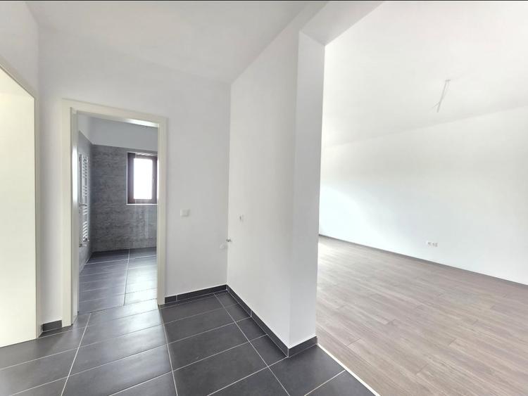 Apartament cu 2 camere decomandat în Sânpetru