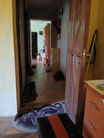 Apartament cu 3 camere semidecomandat în Central