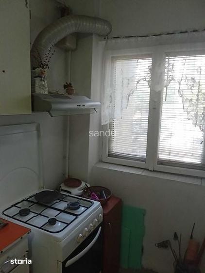 Vand garsoniera in Crangasi, in special pentru rapidisti