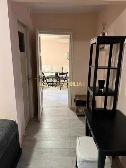 Apartament cu 2 camere decomandat, mobilat în P-ța Romană