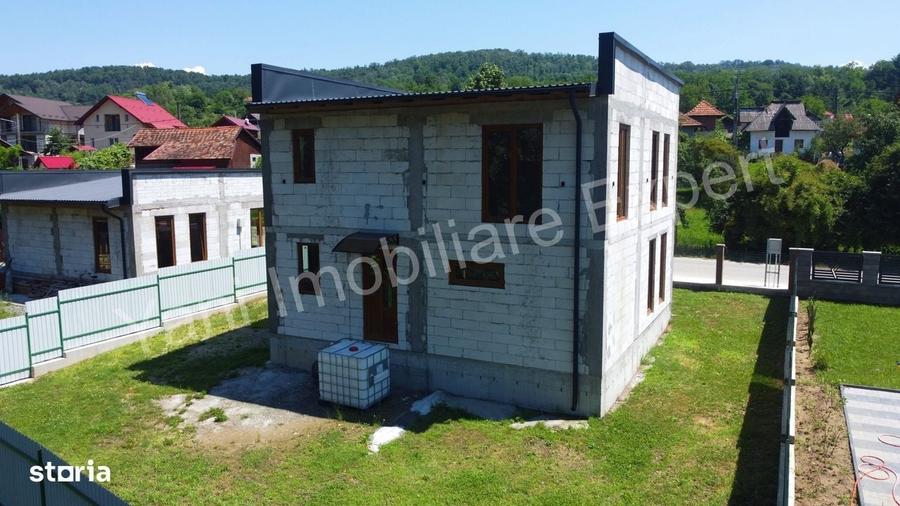 Casă cu 4 camere în Tutana
