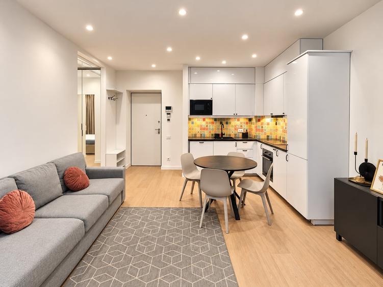 Apartament cu 2 camere decomandat, mobilat în Aviației