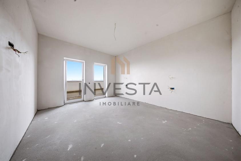 Penthouse cu 4 camere semidecomandat în Bună Ziua
