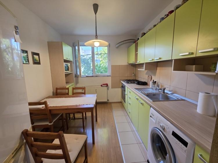 Apartament cu 3 camere decomandat în 1 Decembrie 1918