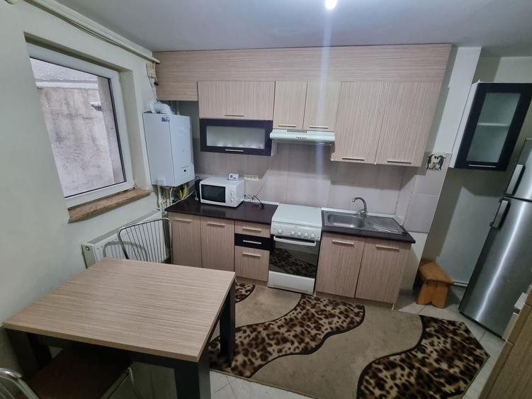 Apartament cu 2 camere decomandat, mobilat în Dacia