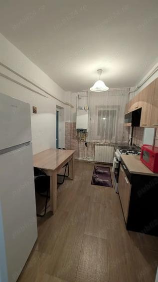 Apartament cu 2 camere decomandat, mobilat în C5