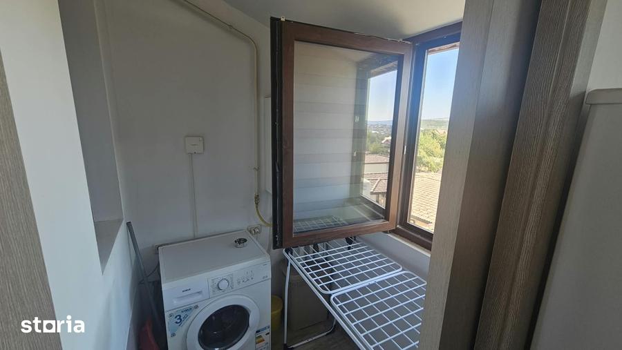Apartament cu 3 camere semidecomandat în Miroslava