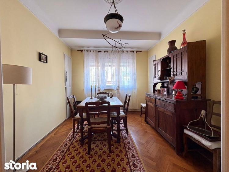 Apartament cu 5 camere, mobilat în Moșilor