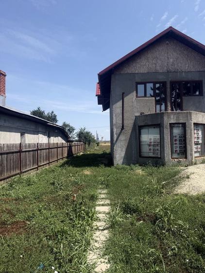 Casă cu 4 camere în Brazi