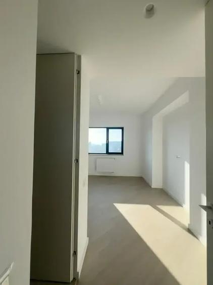 Apartament cu 3 camere semidecomandat în Nord