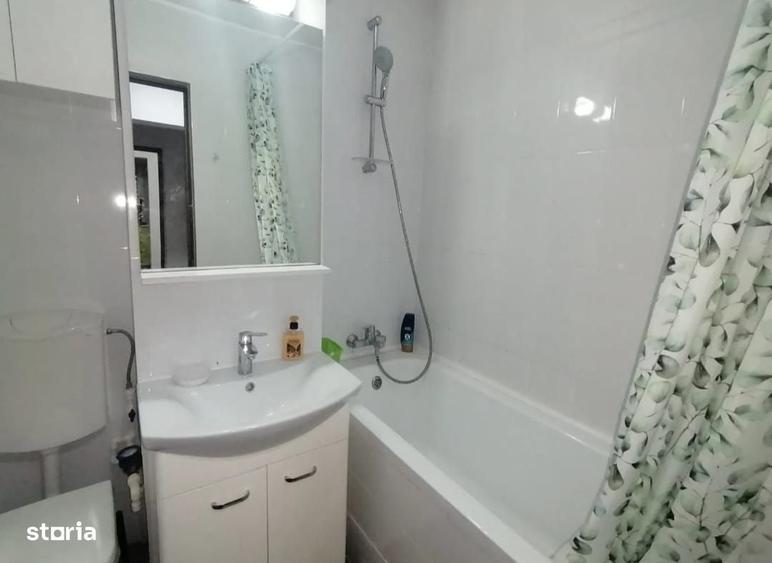 Apartament cu 2 camere decomandat în Micro 3