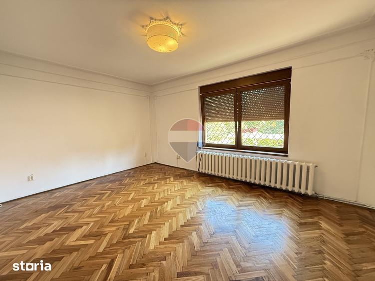 Casă cu 4 camere cu Teren 200 Mp în Gruia