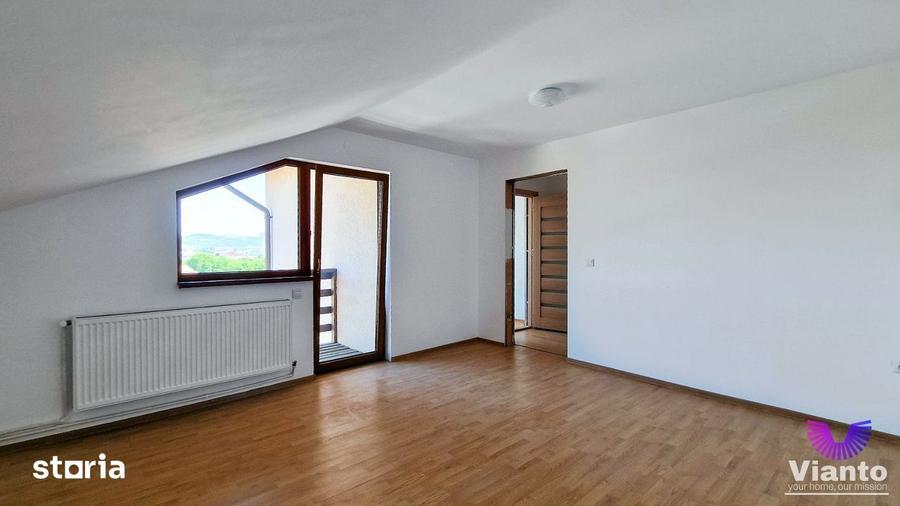 Casă cu 5 camere cu Teren 483 Mp în Trei Stejari