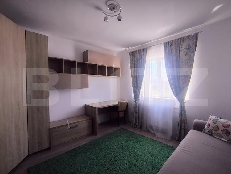 Apartament cu 3 camere decomandat, mobilat în Sânpetru