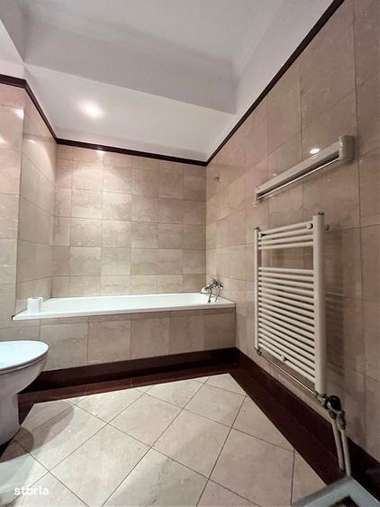 Apartament cu 3 camere decomandat în Aviatorilor