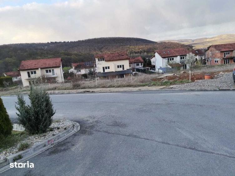 Teren de 500 mp, în Gilău