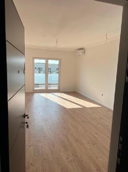 Apartament cu 3 camere decomandat în Torontalului