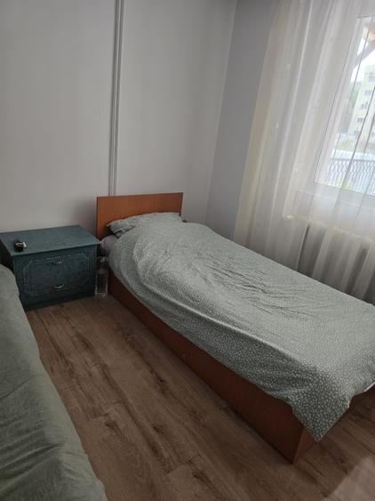 Casă individuală cu 9 camere cu Teren 200 Mp în Dorobanți