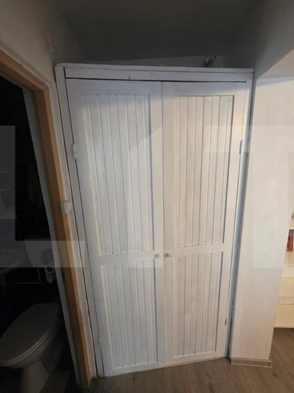 Apartament cu 2 camere semidecomandat, mobilat în Simeria