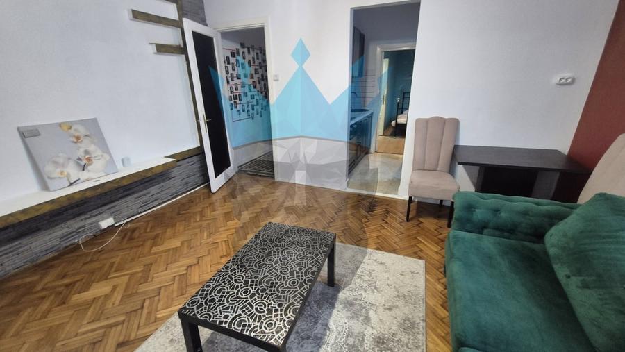 Apartament cu 3 camere circular, mobilat în Calea Victoriei