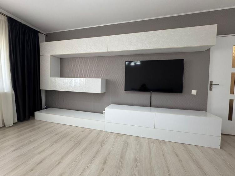 Apartament cu 2 camere decomandat în 1 Mai