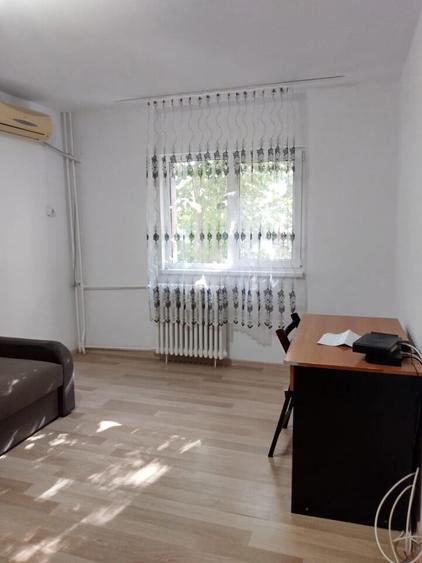 Apartament cu 2 camere decomandat în Sud