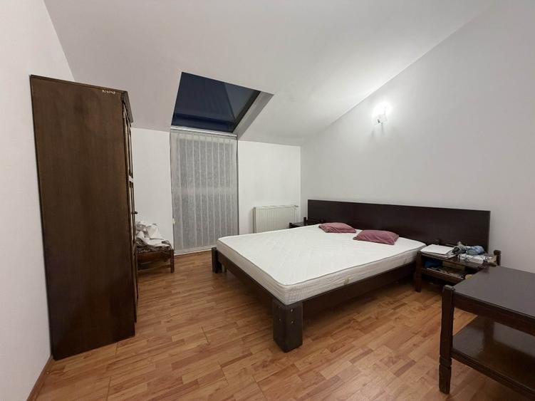 Duplex cu 5 camere cu Canalizare în Bună Ziua