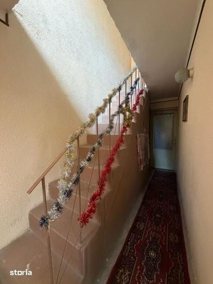 Casă cu 4 camere cu Teren 250 Mp în Podari