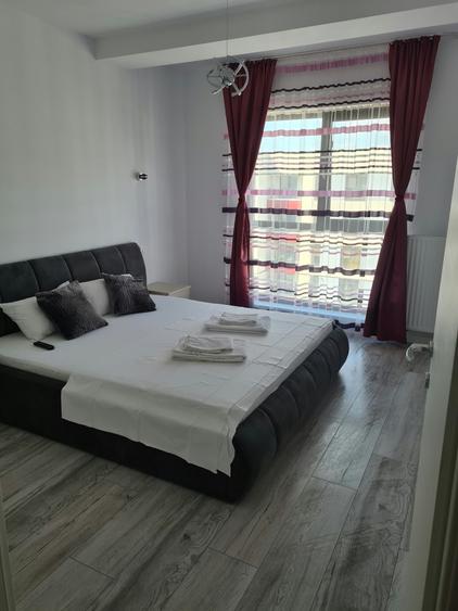 Apartament cu 3 camere decomandat în Lujerului