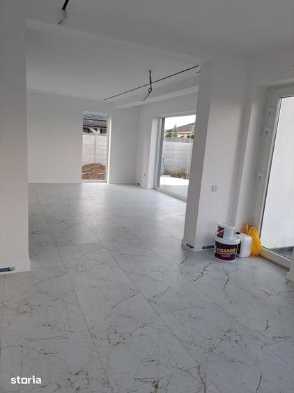 Casă cu 4 camere cu Teren 224 Mp în Oncea