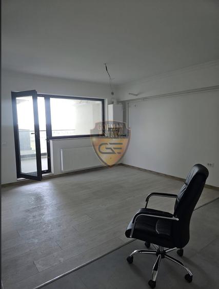 Apartament cu 3 camere decomandat în Energia