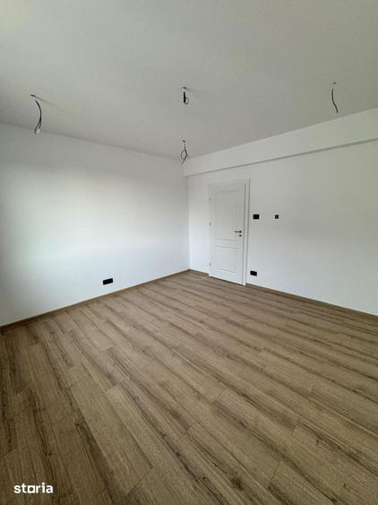Casă cu 4 camere cu Teren 250 Mp în Central