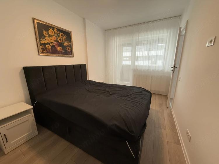 Apartament cu 2 camere decomandat în Tractorul