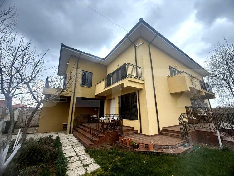 Casă individuală cu 4 camere cu Canalizare în Filiași
